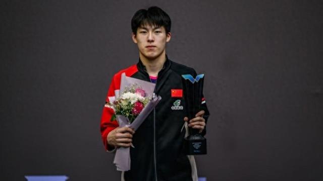 19岁温瑞博首夺成人赛冠军，该重新定义国乒“小将”这个词了|决赛|马斯喀特|乒乓球|少年|奖杯_新浪体育_新浪新闻